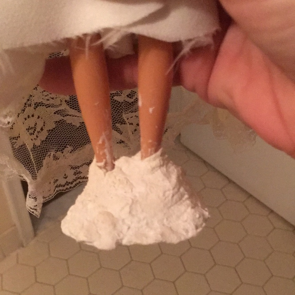 Bride plastic doll - Picture 4 of 5